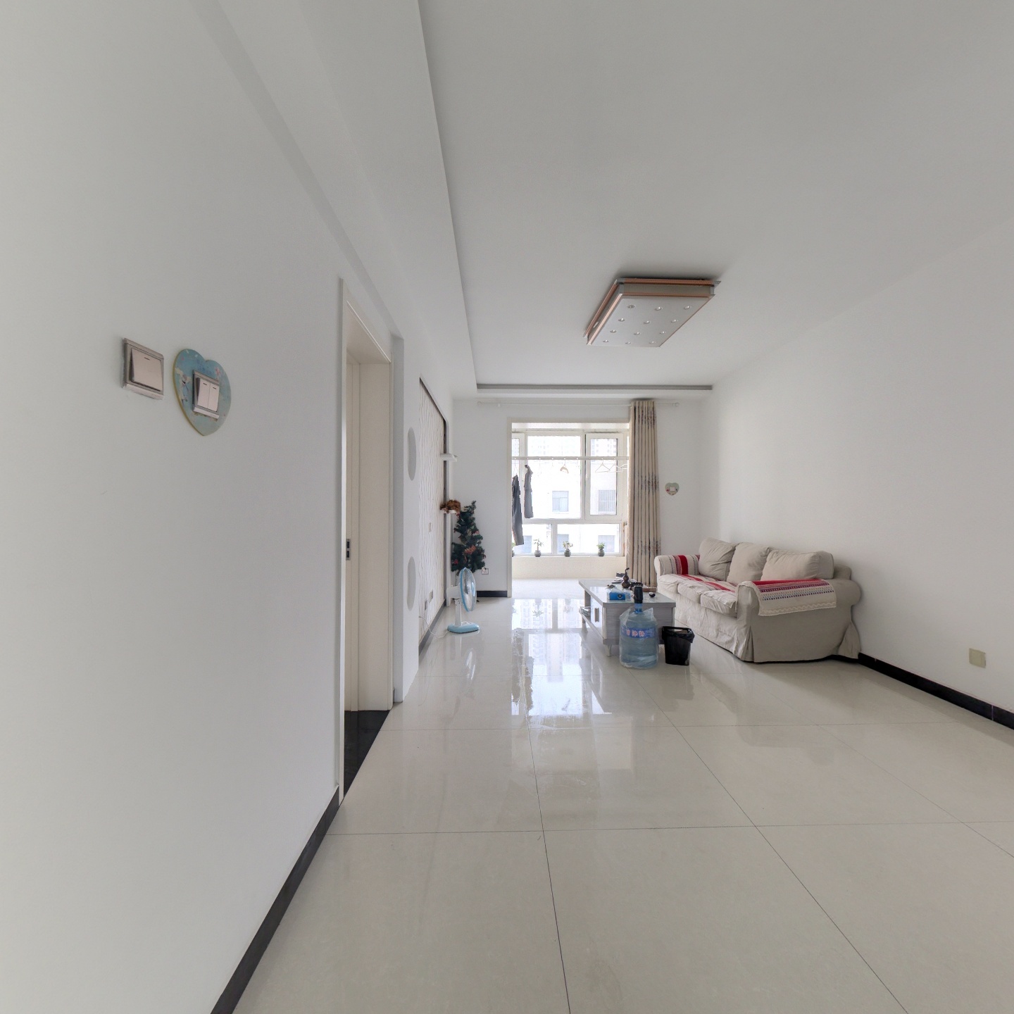 水岸花城南北通透两居，板楼，户型方正，采光好