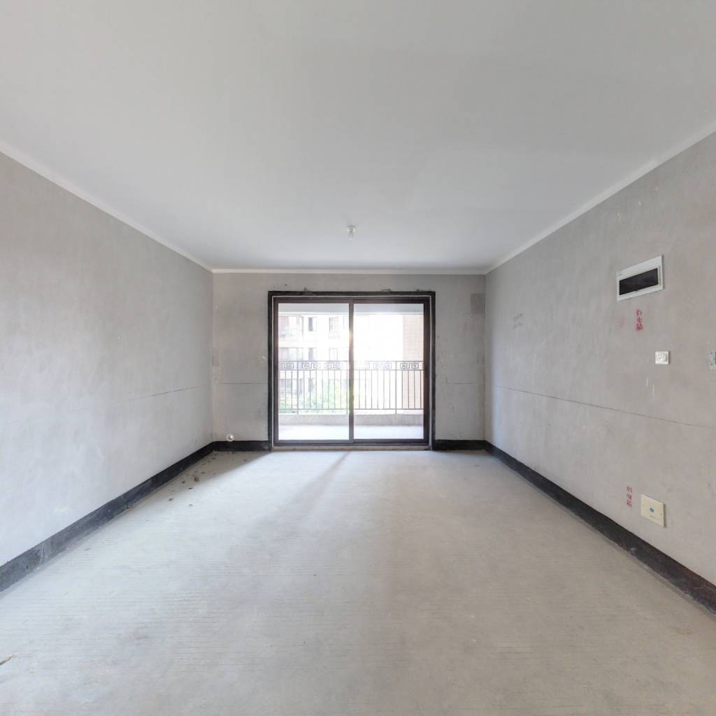 香桂府 南北三居室 中间层 位置好 满五年 单价低