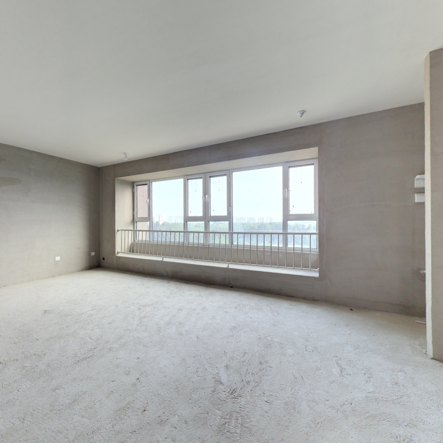 2024年交房楼前无其他楼栋，视野开阔