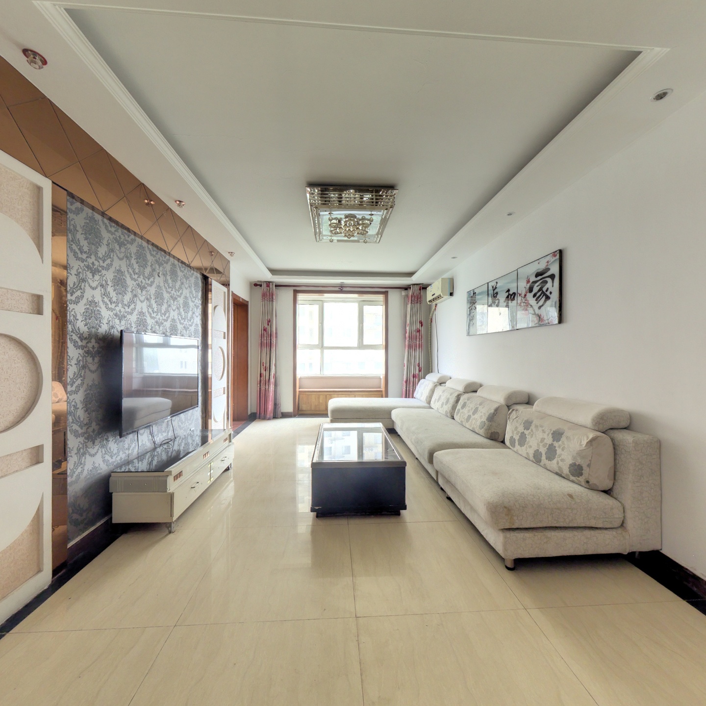 好户型，好楼层三居室，中等装修，位置，楼层很好。