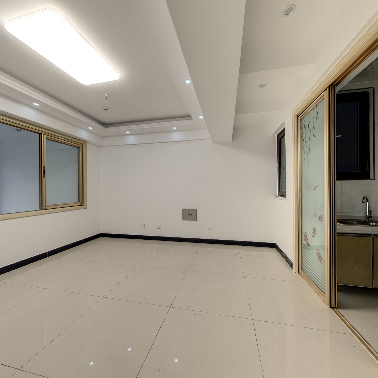 宜家旺广场北侧正规一室厅带装修出售