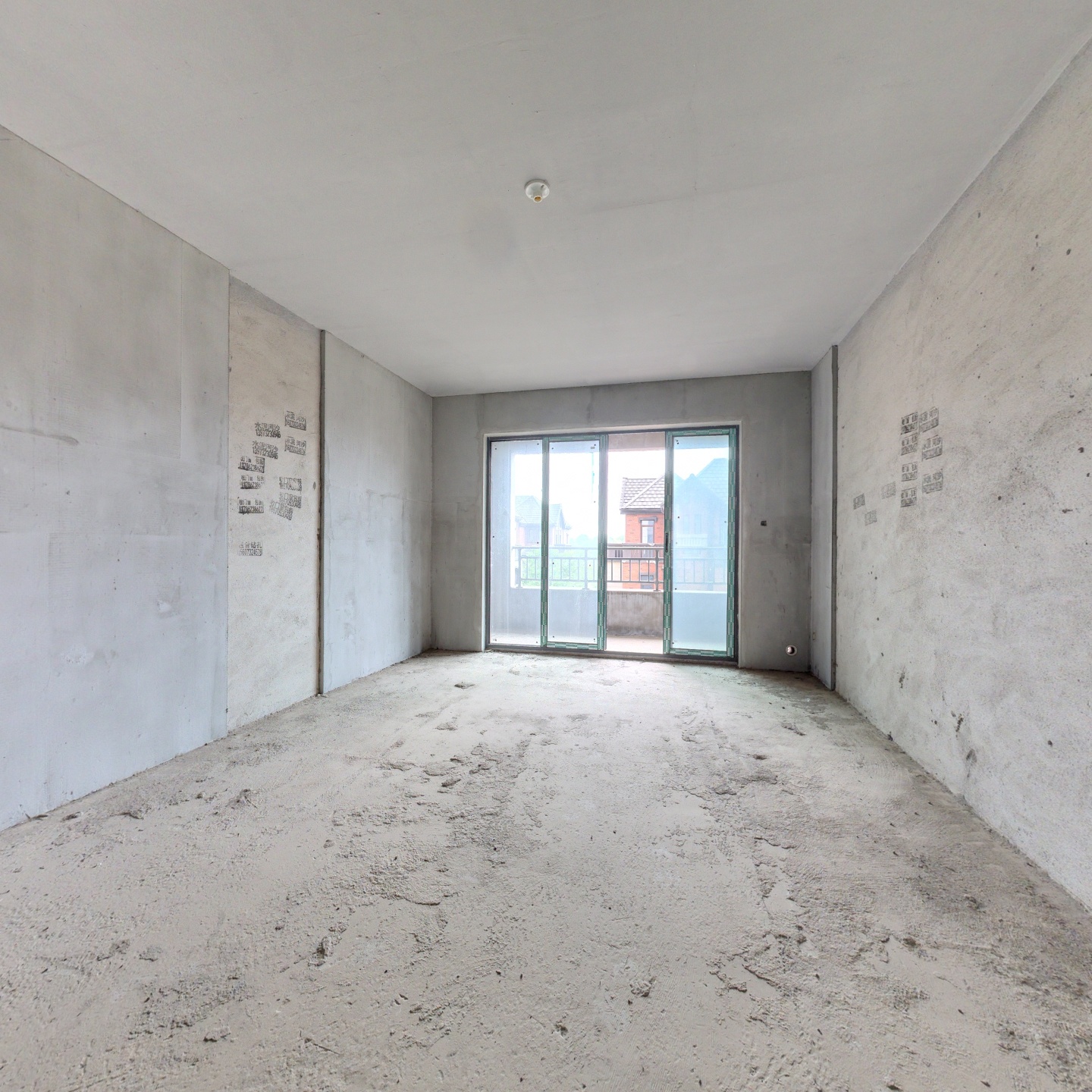 房东急售，雅士林欣城户型周正，交通便利，人车分流。