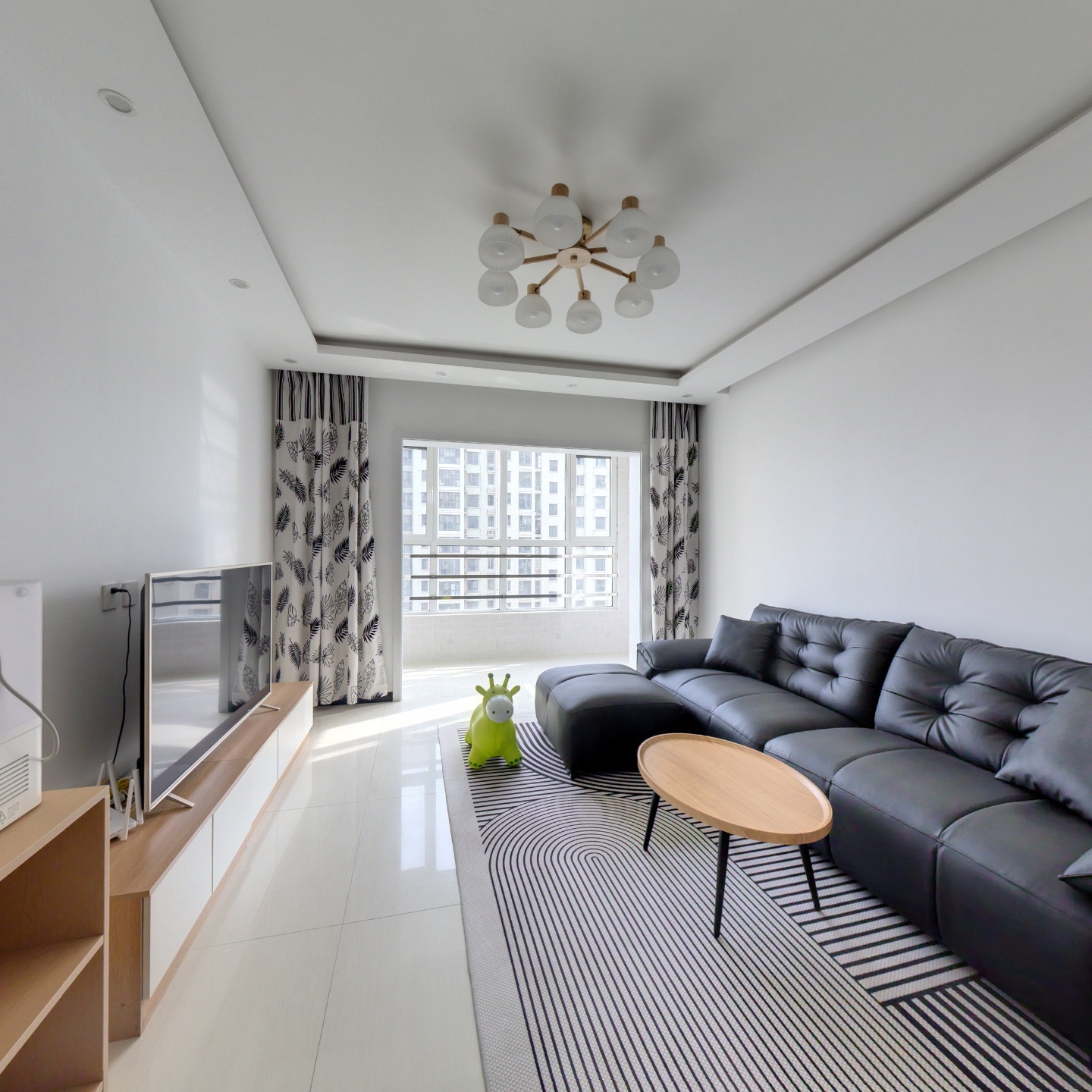 德信公园 观景大两居 三阳开泰 精装修 没怎么住国过