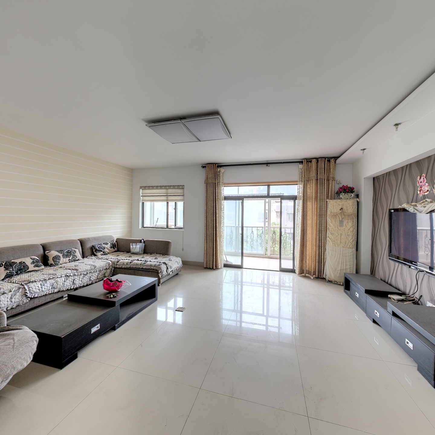 馨钢花园4-2-1-2 164.00m² 39.8 万