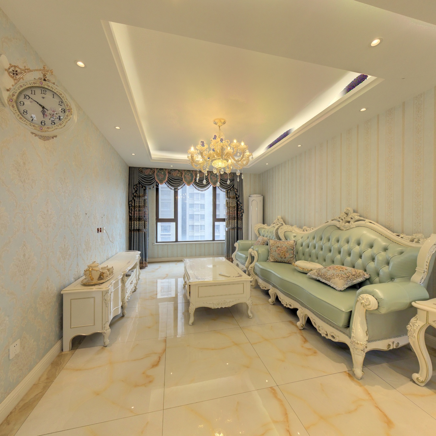 业主急售，价格可谈，鸿坤理想湾精装三居，南北通透