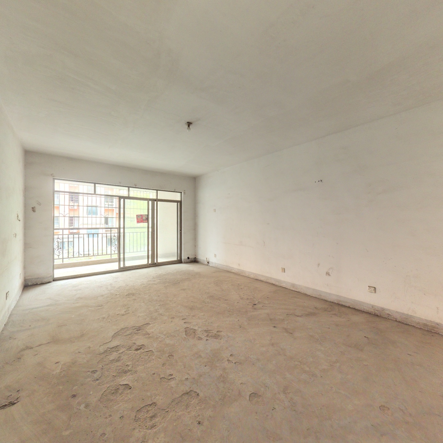 采光通风佳 视野开阔，配套设施齐全，房型周正.