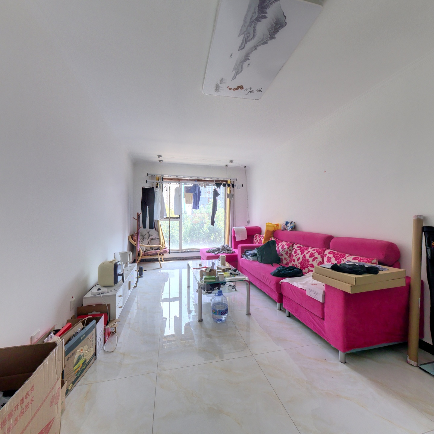 位置优越，交通便利，采光良好.