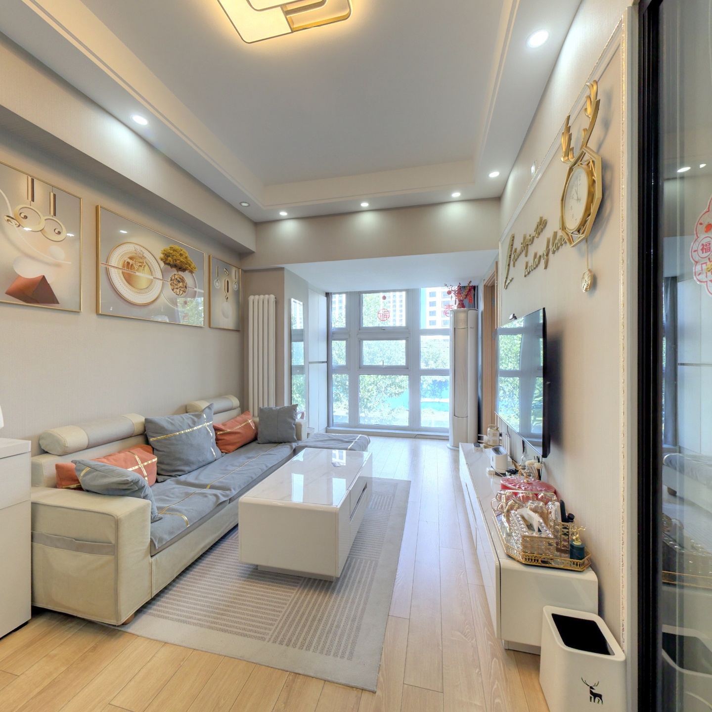 区内有自然园林楼间距开阔视野优越的户型采光好