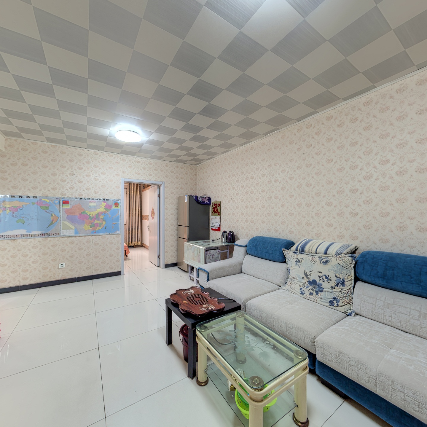 西南两居  采光一般  简单装修