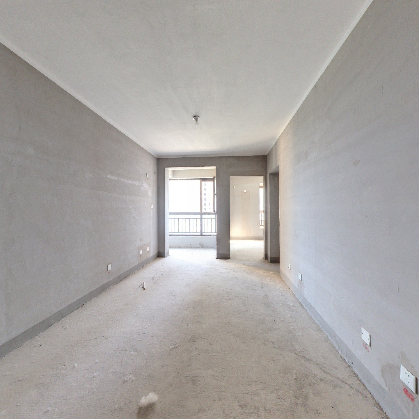 华阳路旁 天伦湾一期精装两居 楼前水系 集中供暖