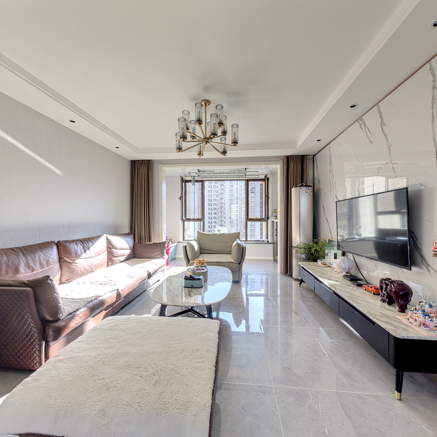 鸿坤理想湾  精装修 三居双卫  满二 无遮挡 诚意出售