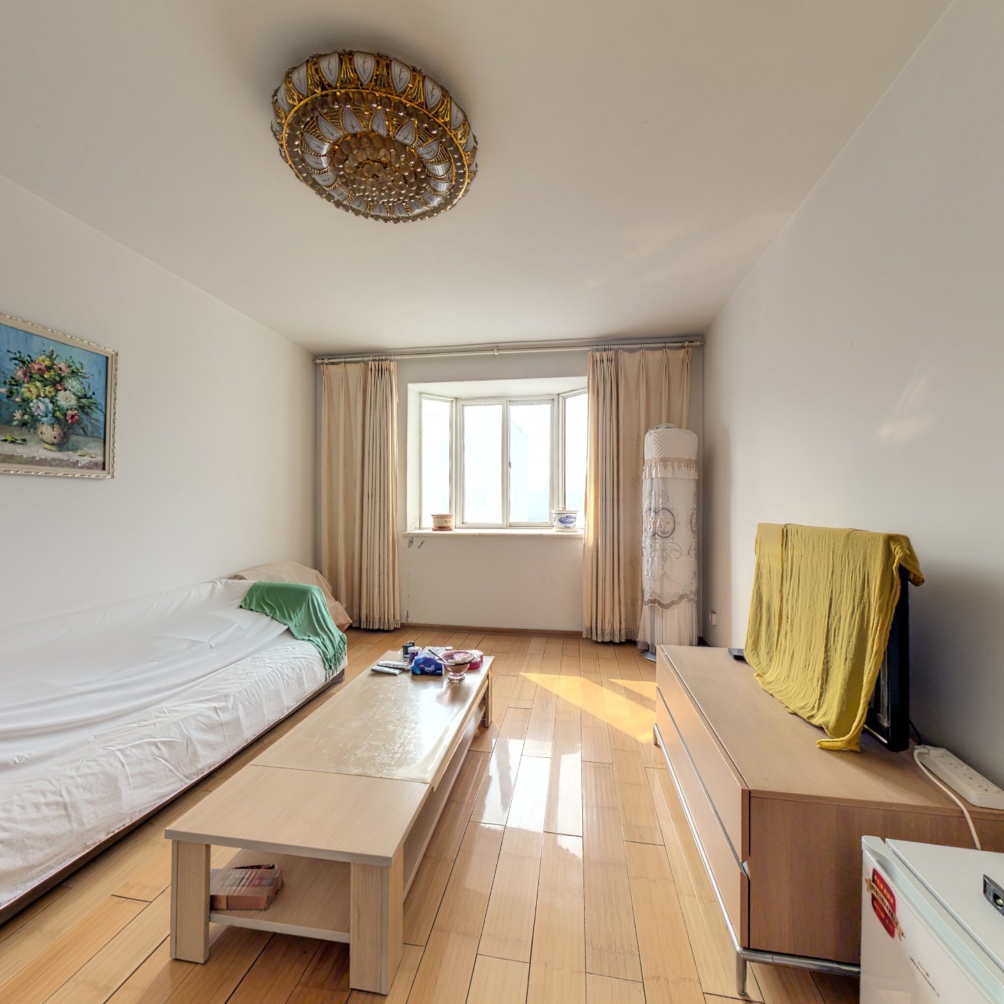 此房满五唯一,南北通透,户型方正,自住装修,板楼