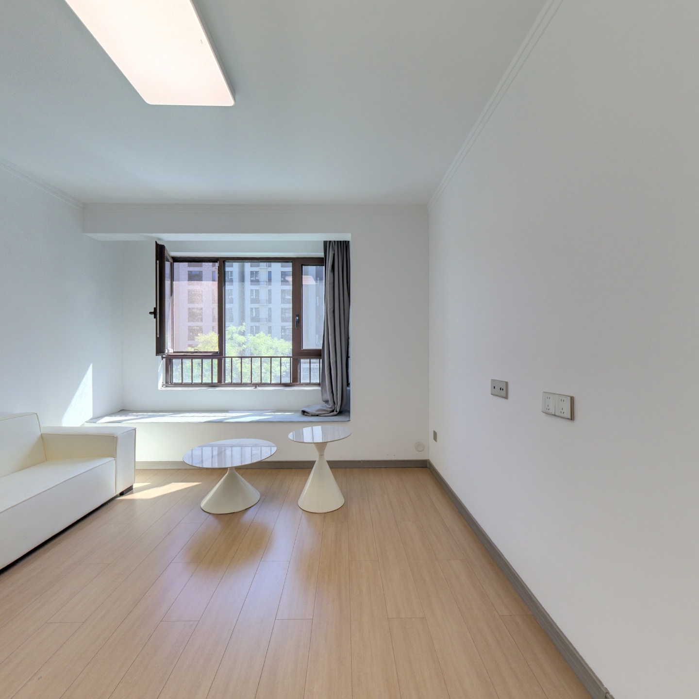 中国铁建樾府国际 2室1厅 南 北