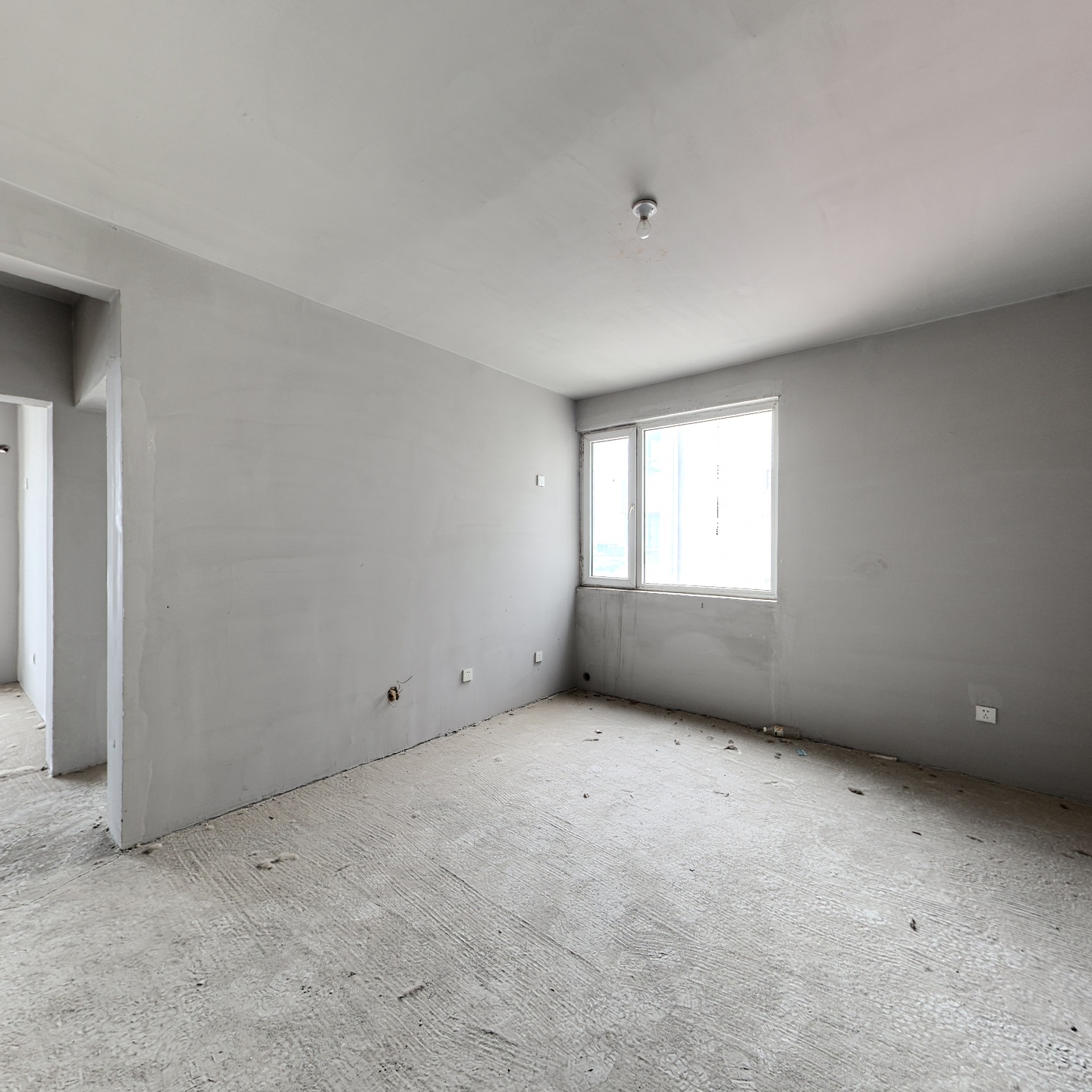 房本满五唯一，毛坯房 ，小区环境好