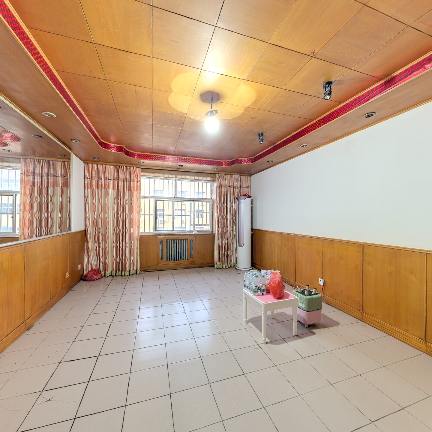 开发区清凉寺三阳开泰三居室不是顶层采光视野好