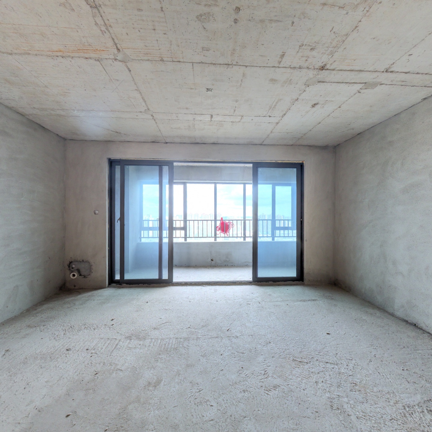 滴水湖公园旁次新小区，雍熙台正规大四房出售