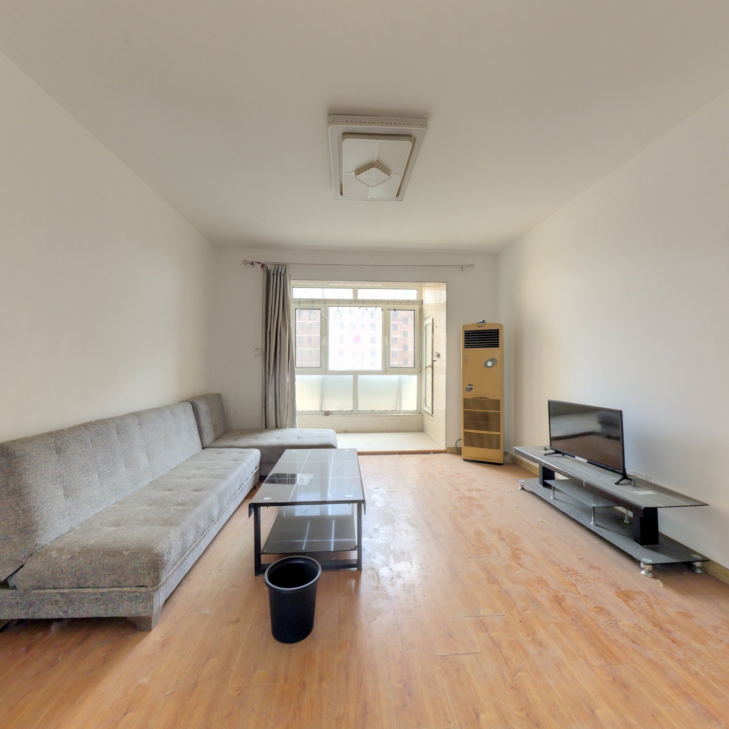 房子南北通透，采光好，带车位，房本满二。