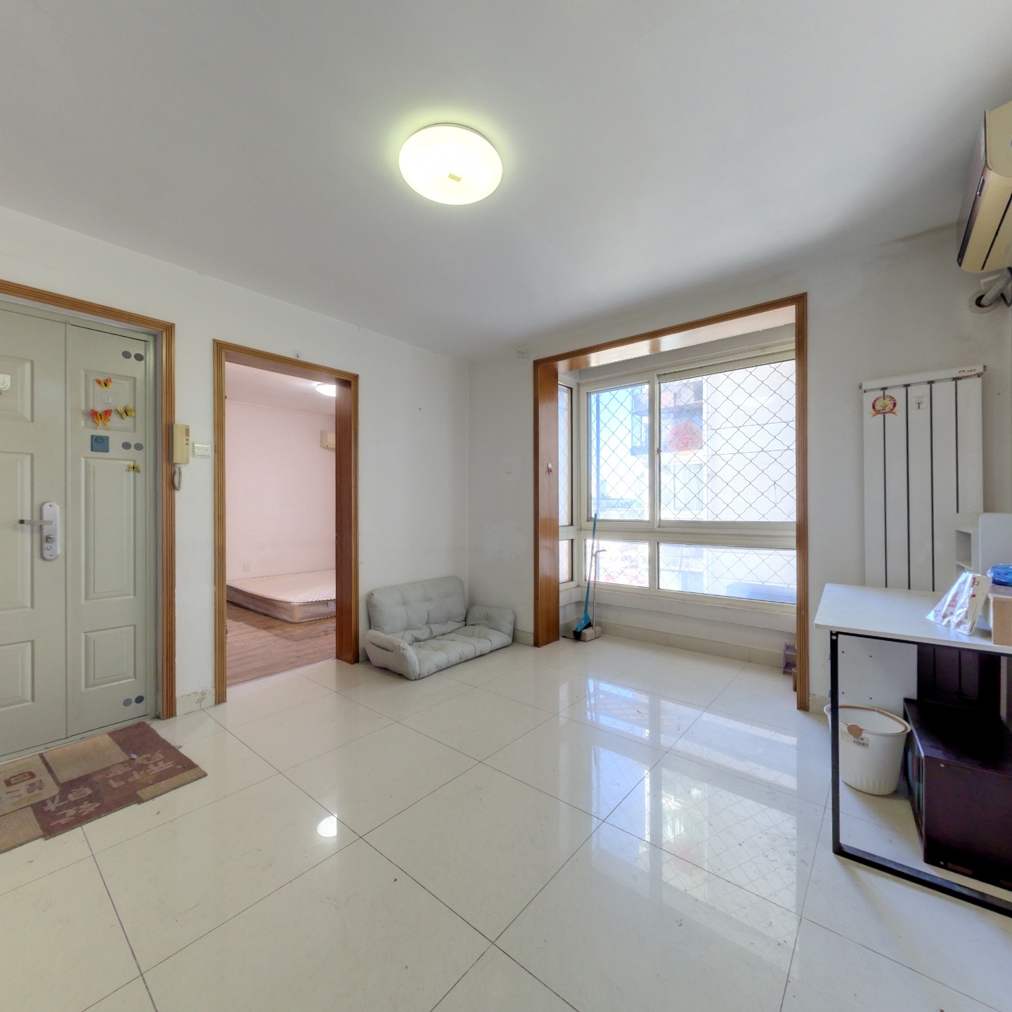 宋家莊地鐵500米內(nèi)政馨園中間樓層東向正規(guī)一居室