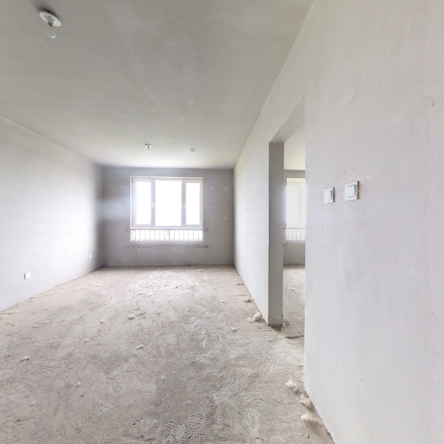 70年大产权，南向两居，中高楼层，视野好