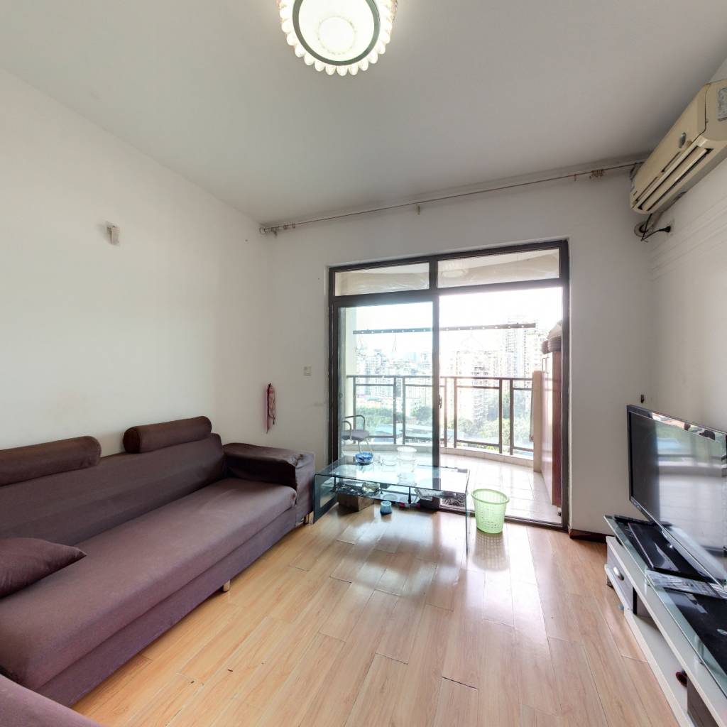 嘉州锦绣城两室一厅，位置安静视野无遮挡，户型双阳台