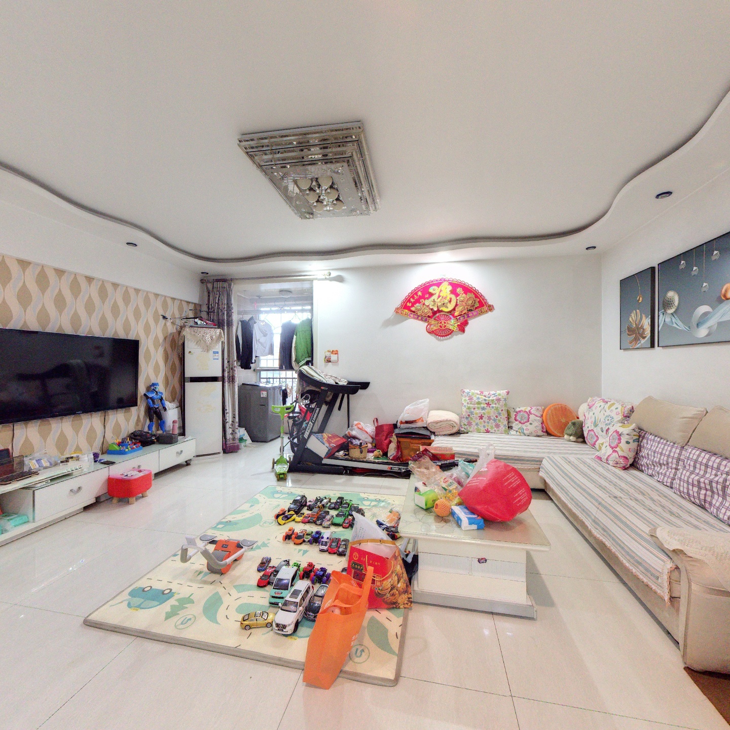 此房房本满五唯一，税费低，华阳路，紧挨二康医院