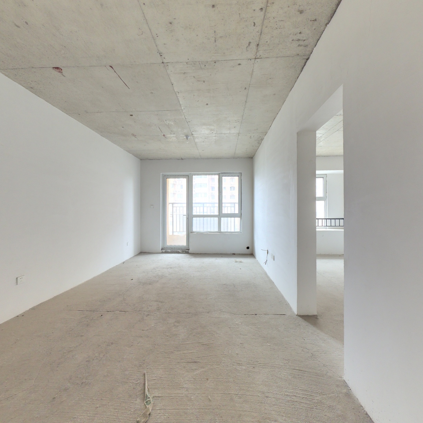 户型方正  小区绿化好 社区安静