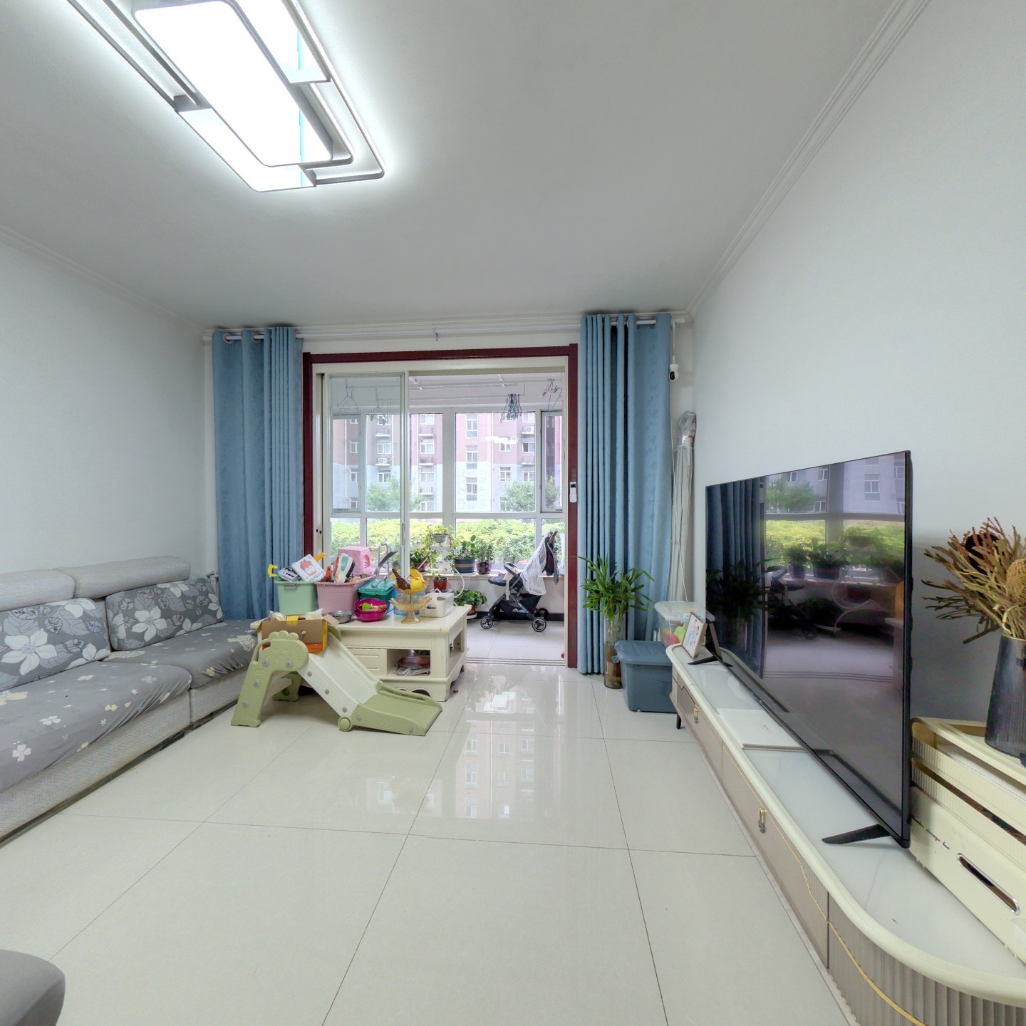 天地新城 3室2厅 南 北