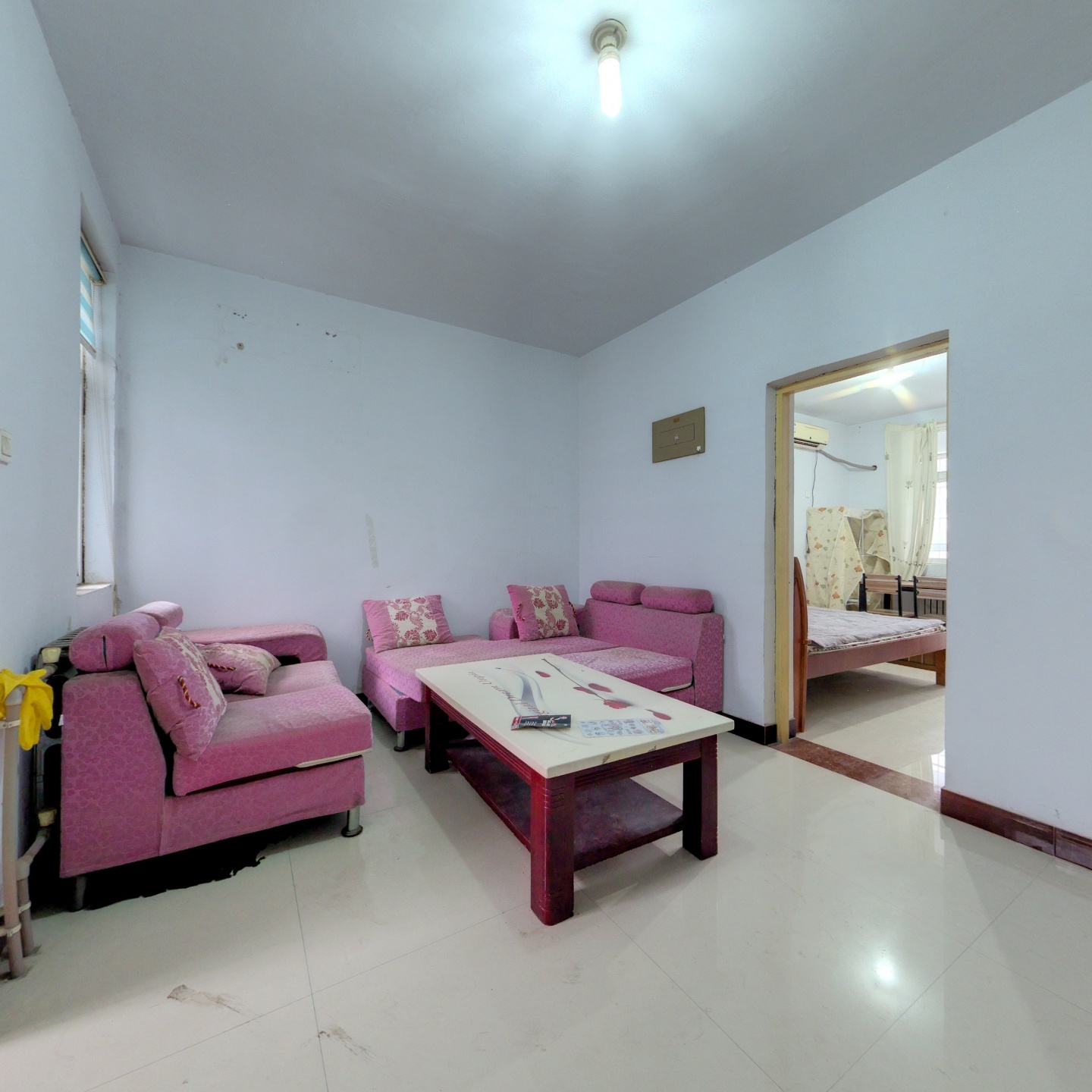 此房采光好！楼层高！通透户型！带储藏室，前后无遮挡