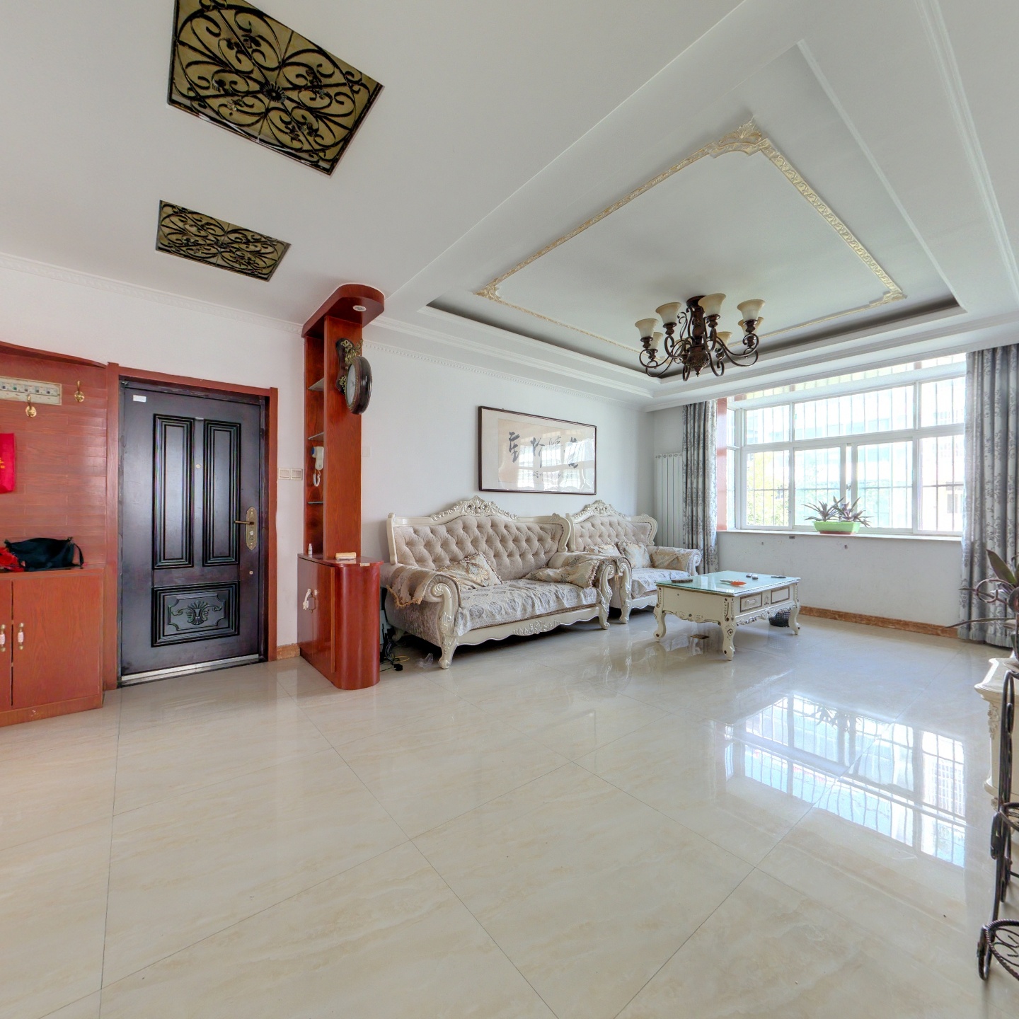 东阳城2楼3室精装带车库采光好