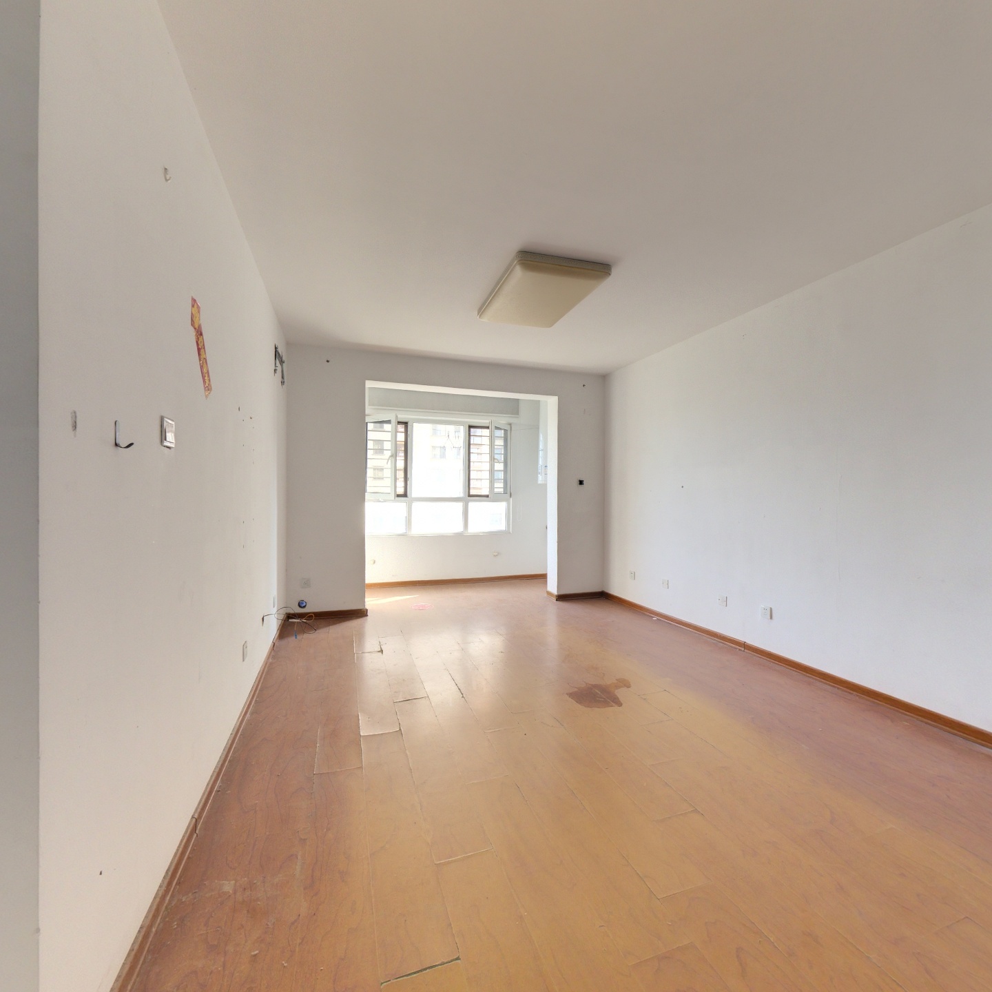 悦都中间层南北通透三居，产证 满二