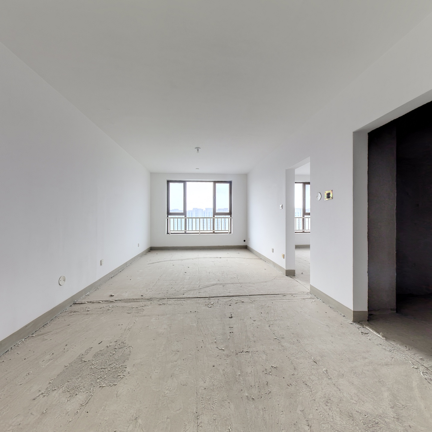 房本满二，全天采光，业主诚意出售