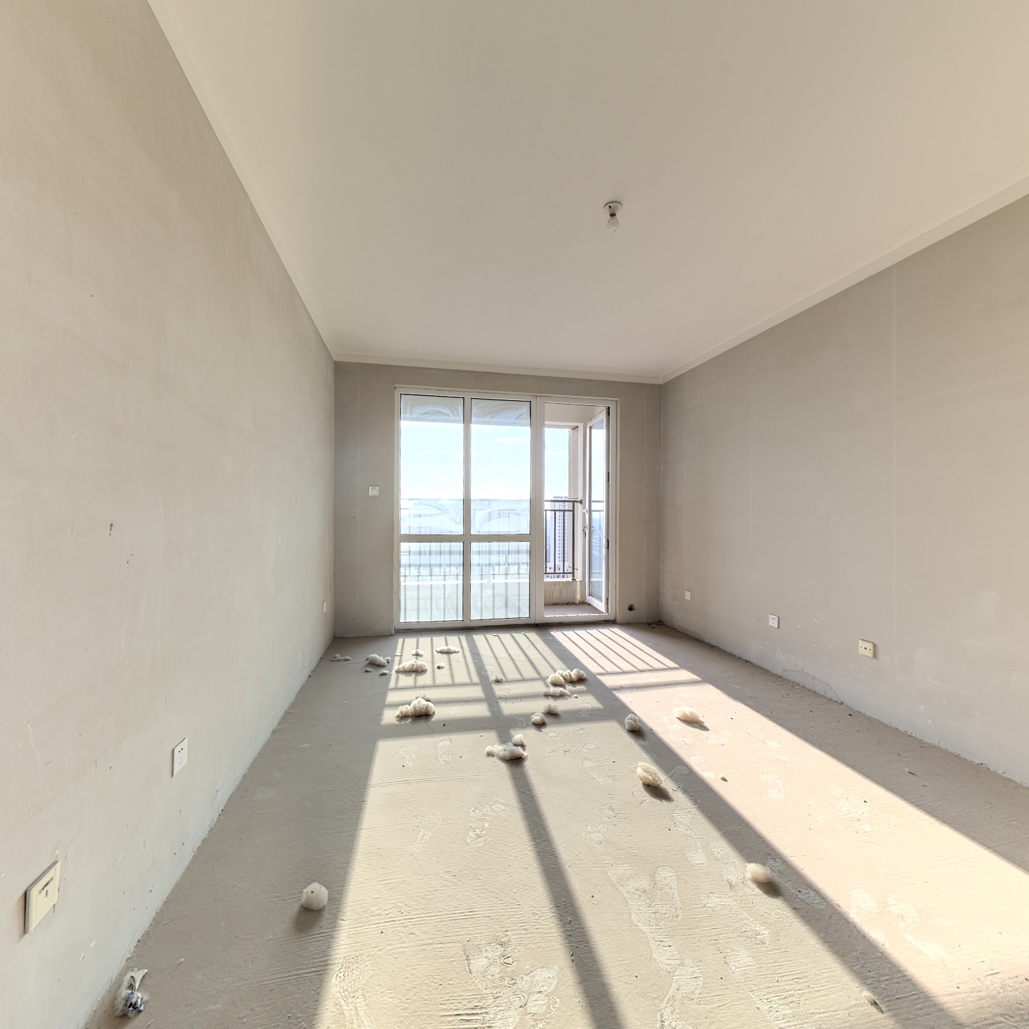 南北通透三居，采光好视野开阔，全款房无抵押