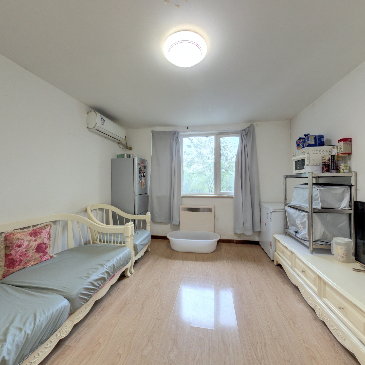 此房滿五年唯一，東西通透 ，位置好，無遮擋