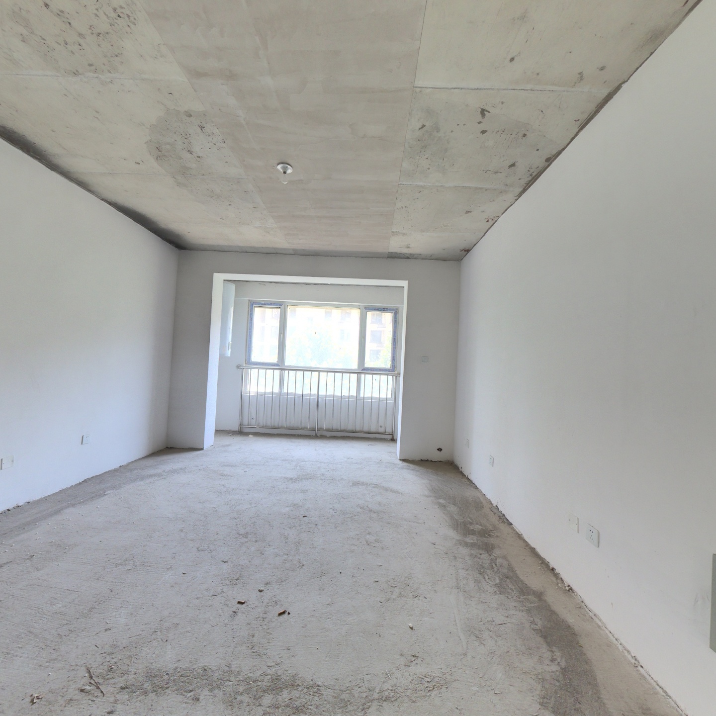 洋房中间楼层，南北通透三居 满二 视野宽阔 采光充足