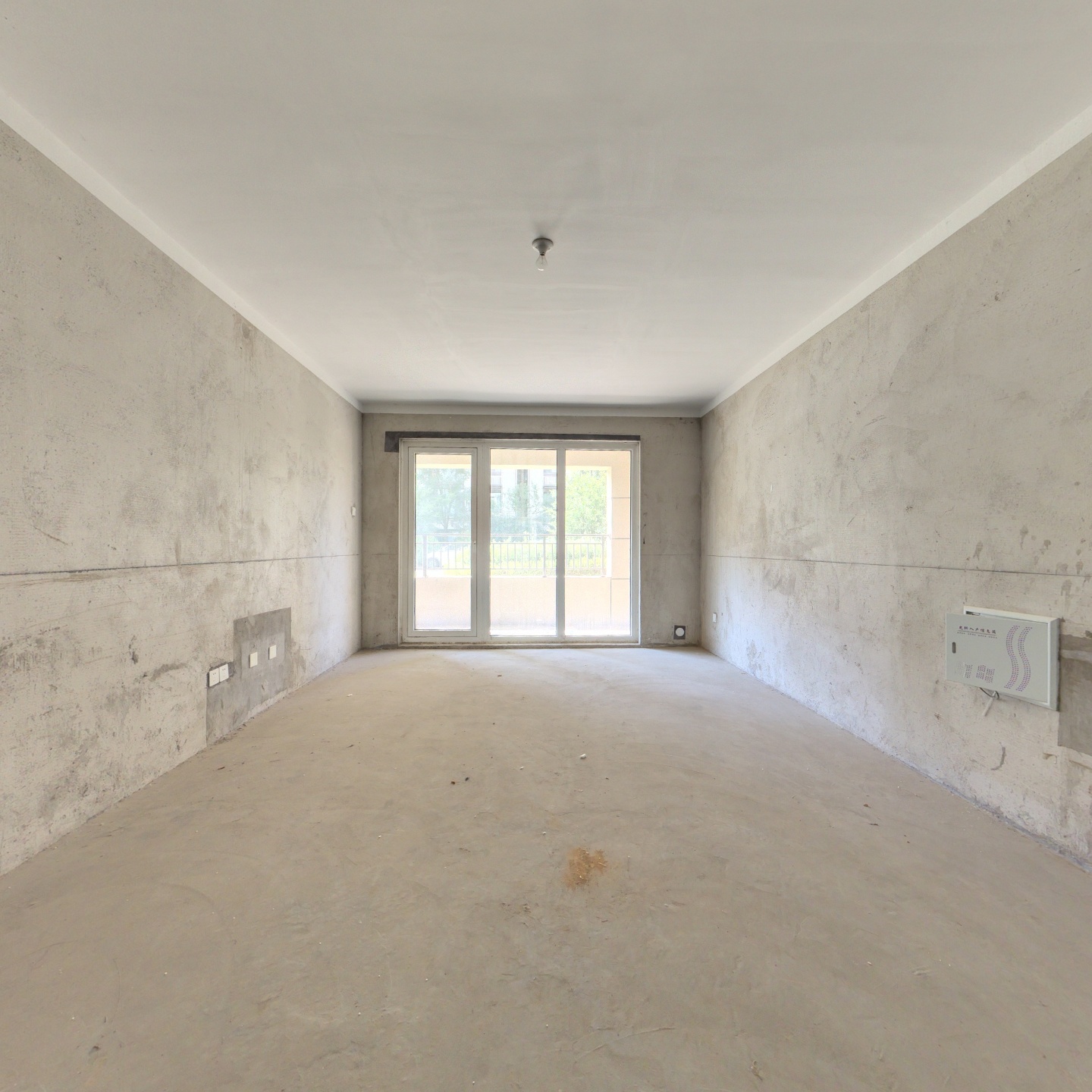 城东天泰滟澜公馆西区138平三室两卫带车位64万