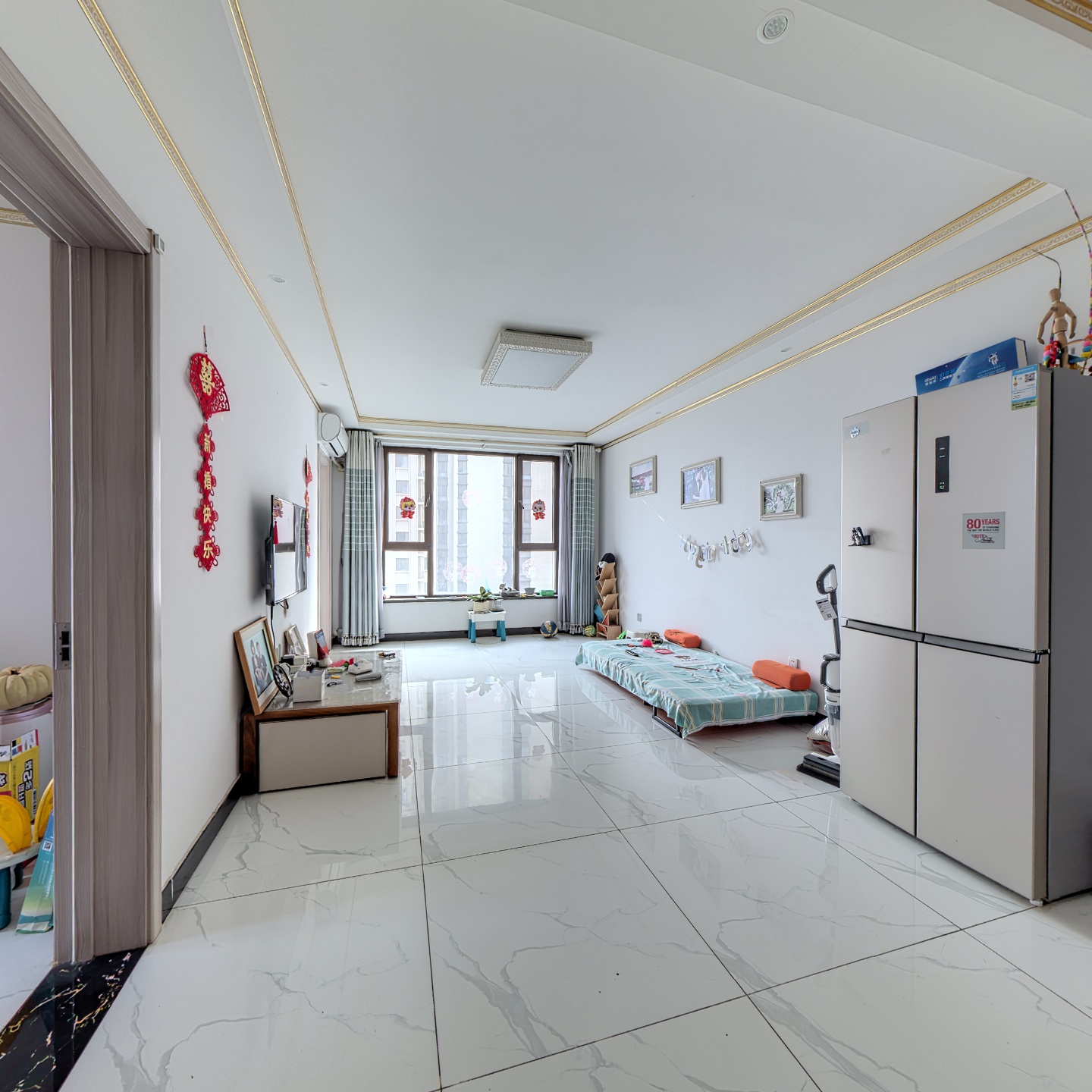 鸿坤理想湾 三居室，精装修，品牌建材， 采光好