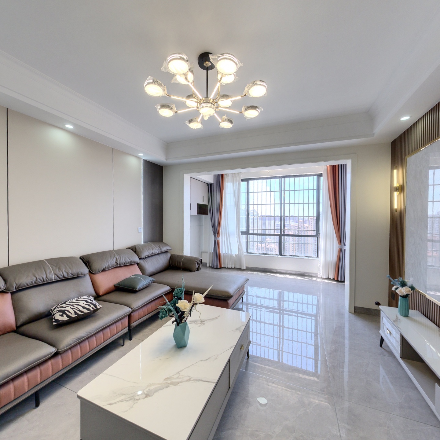 成熟小区九华新城全新精装三房拎包入住视野开阔