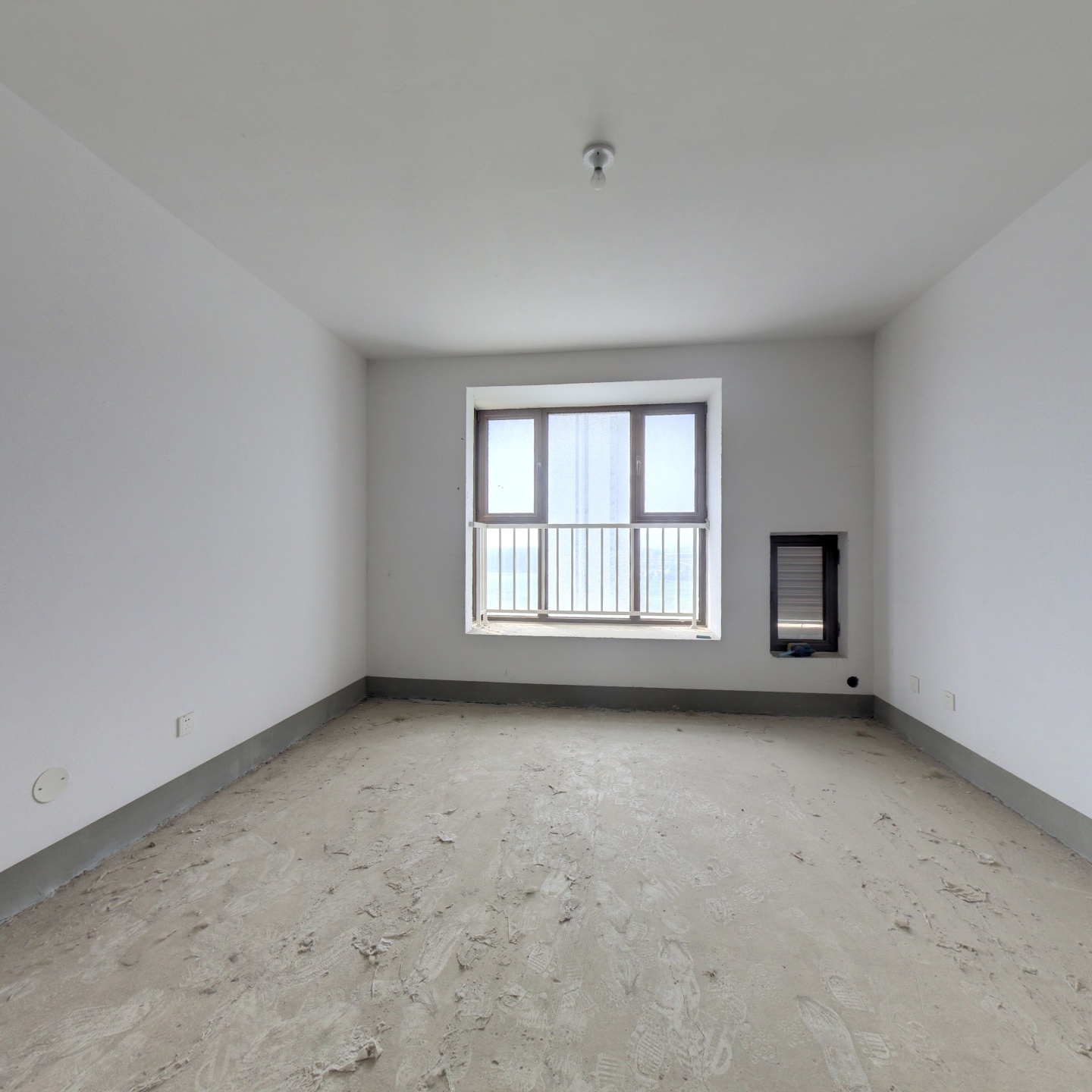 鸿坤E户型毛坯随意装修大三居单价6800一平看房有钥匙