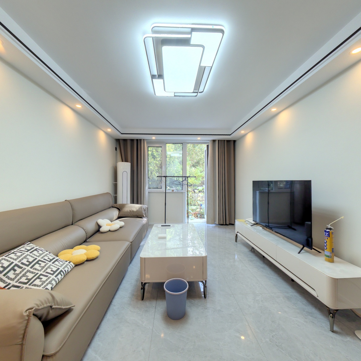 双语边 钻石商圈  学府澜湾一层带院 契税票满二 税低