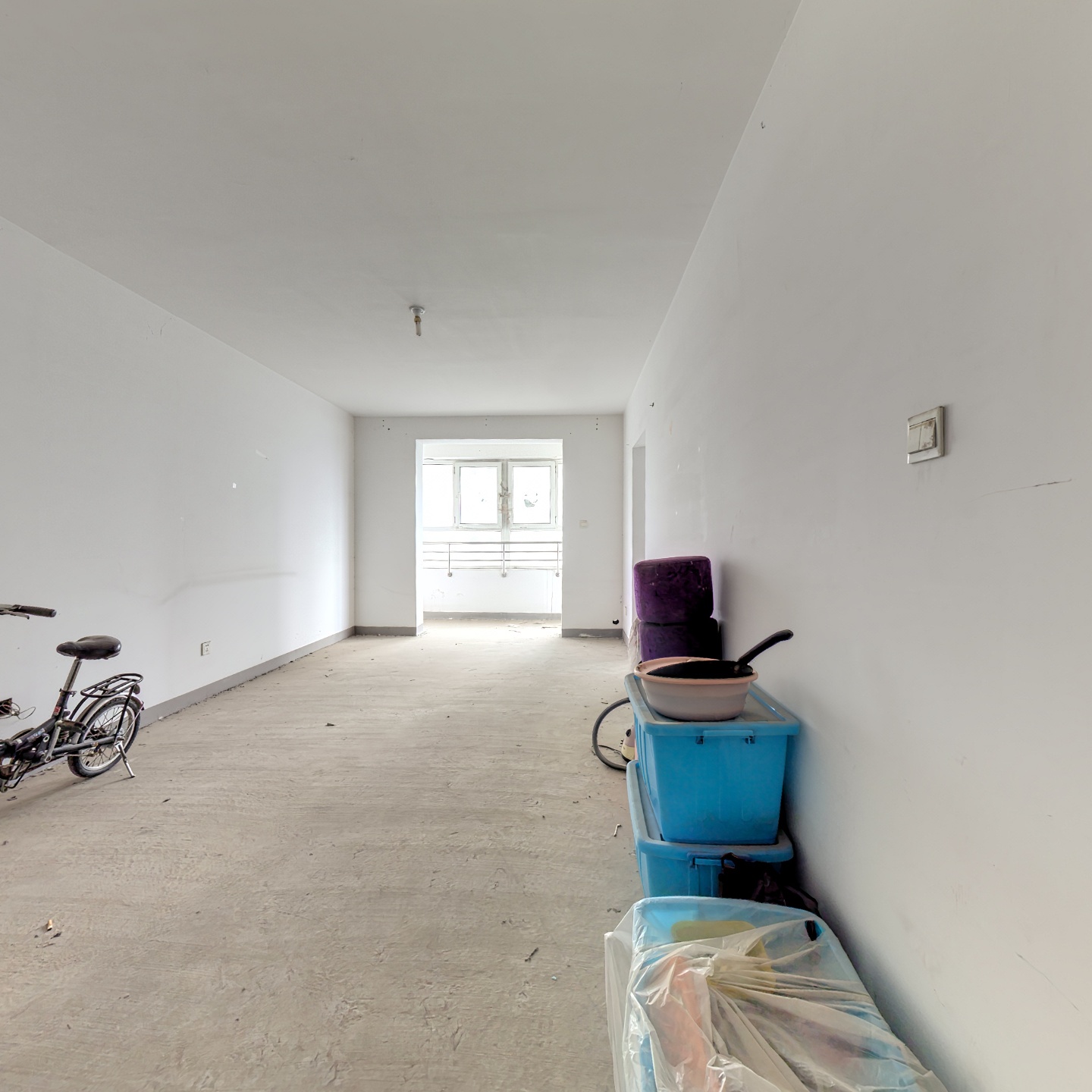 高楼层，视野开阔，户型方正，正规一居，看房便利