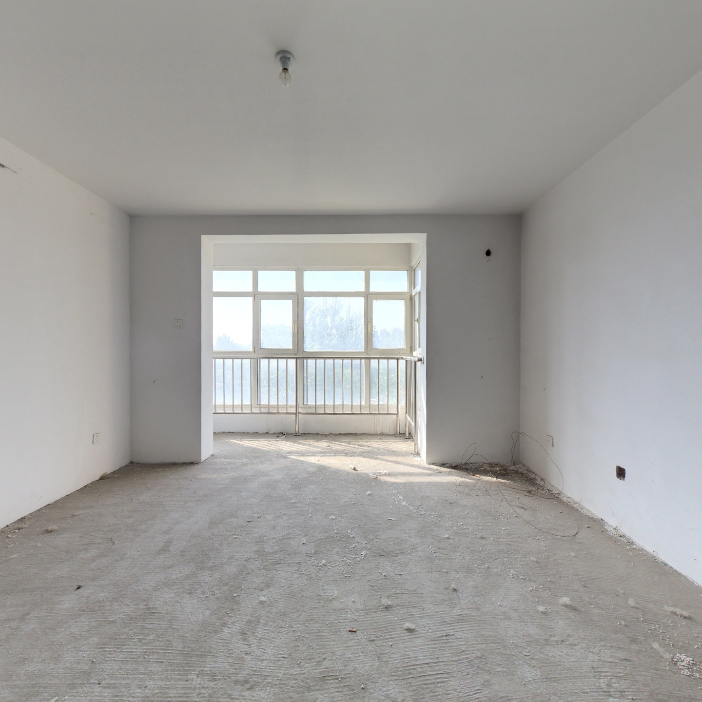 朝阳一居 楼层好 房本满五唯一，毛坯房好装修