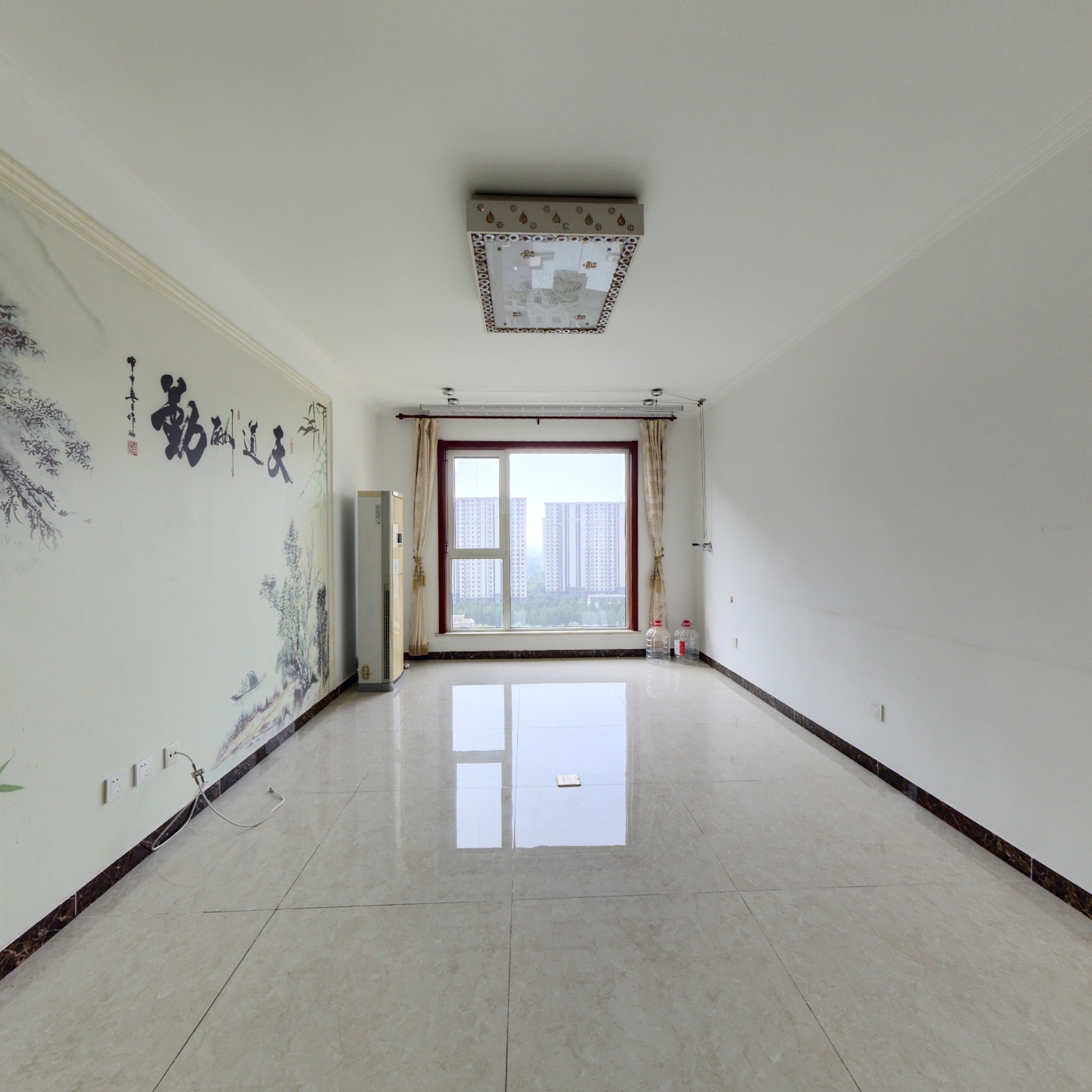 此房南北通透.中间楼层.采光好.位置好.出行方便.