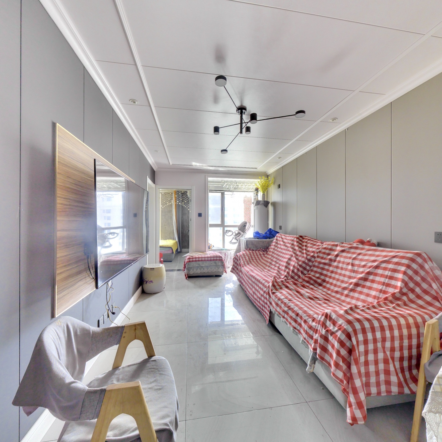 精装修 目前满二 集中供暖 全明格局