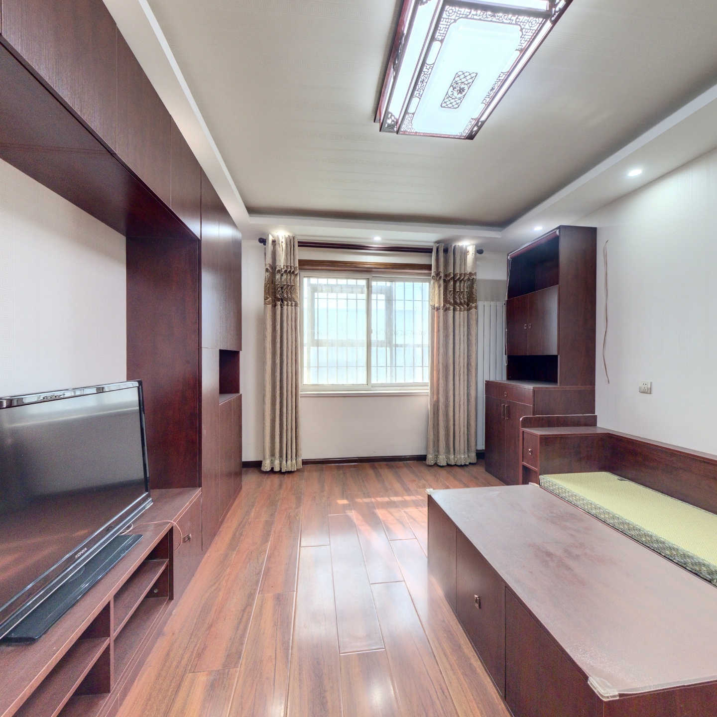 玫瑰家园  毗,邻范阳路 精装修 *地面独立车库