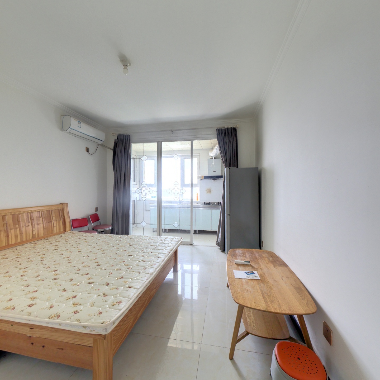 带装修一居室拎包入住 生活方便   。