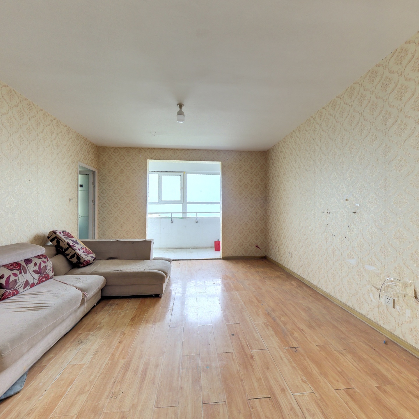 南北通透大两居室高层采光好急售