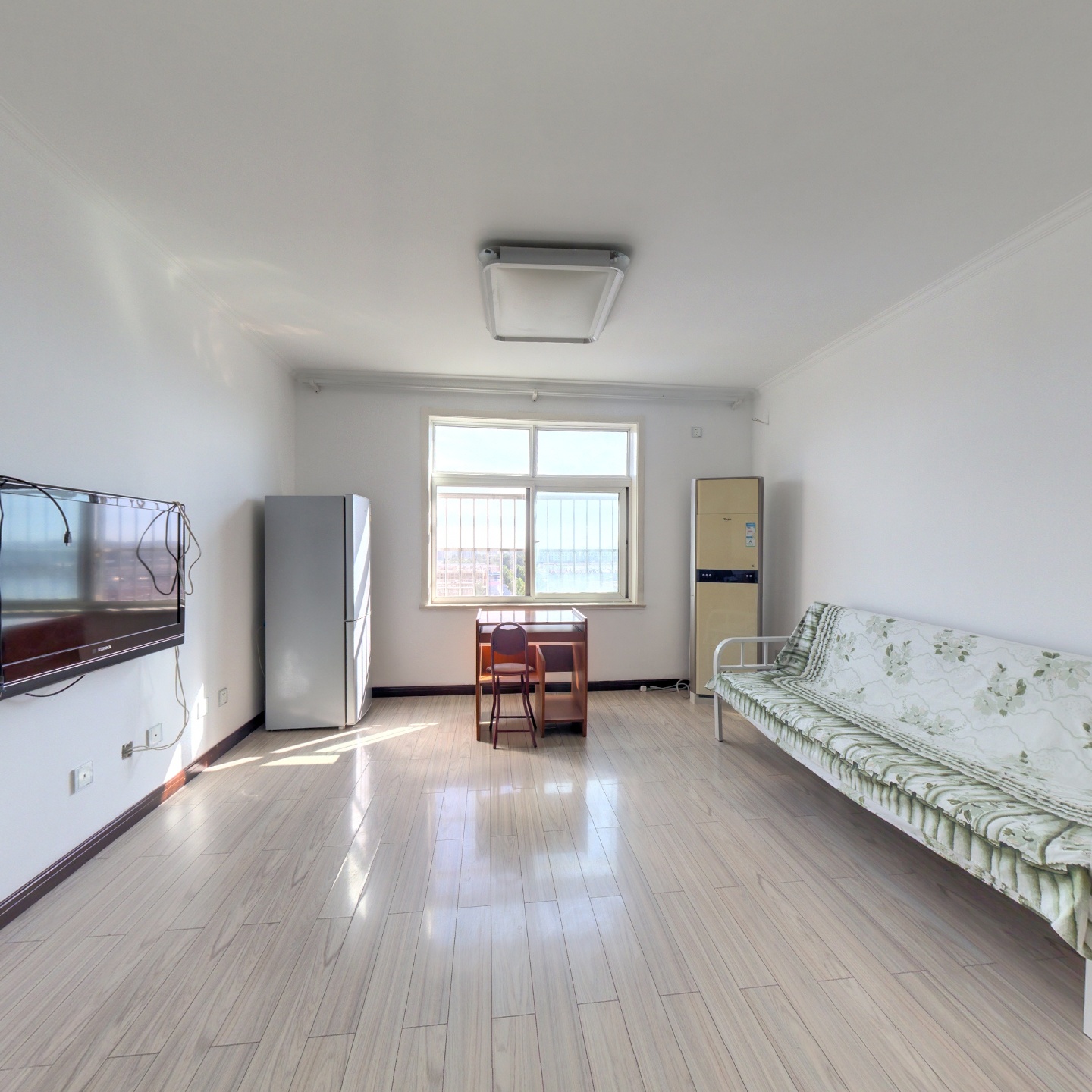 业主急售 政法街南向两居 中高楼层采光好