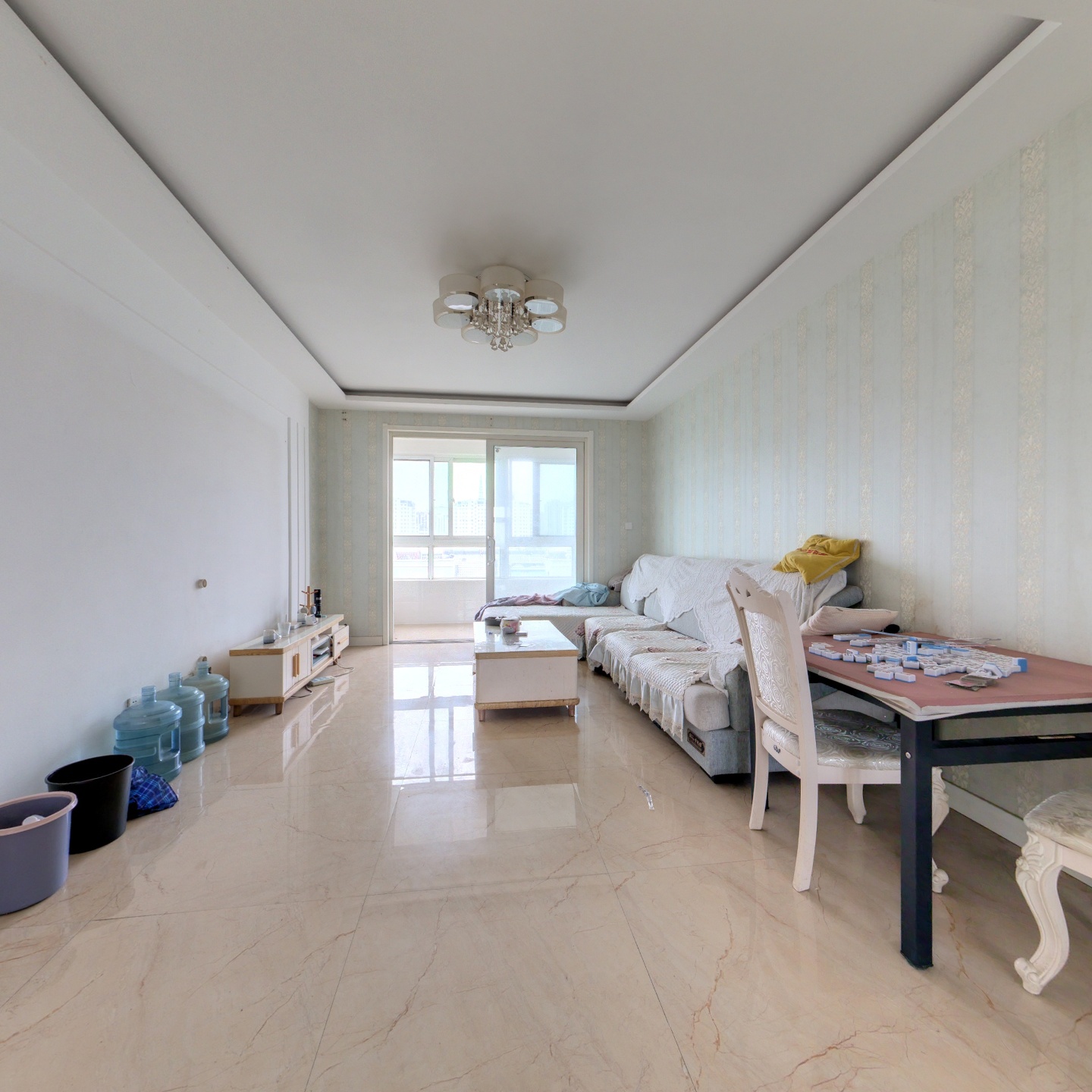 平章府电梯洋房8楼129平精装带储藏室证满两年