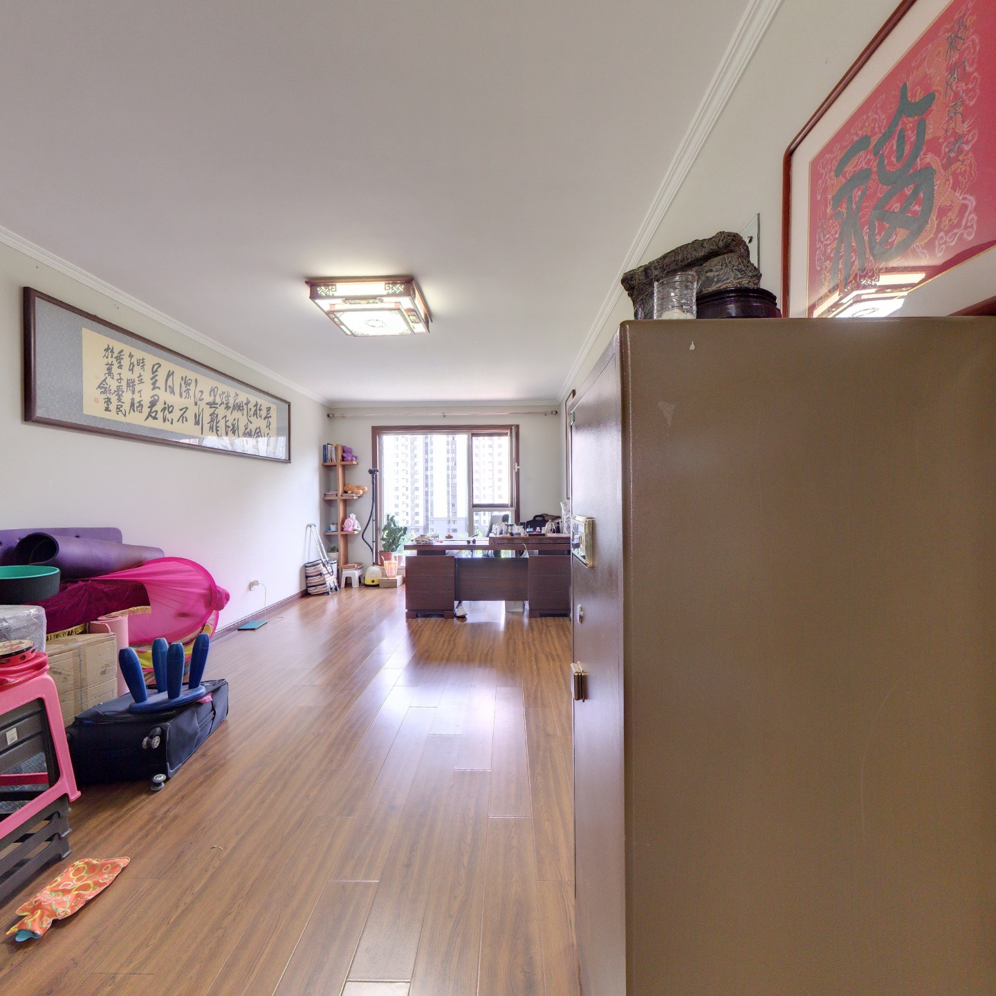 高铁新小区，环境好，中间楼层，采光视野好