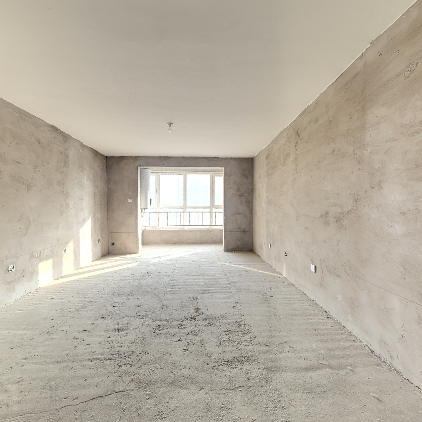 南北通透两居室，户型方正，方便看房，业主诚心出售